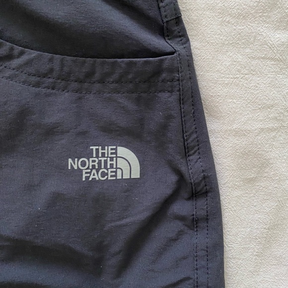 The North Face skort size 8 black - Picture 10 of 12